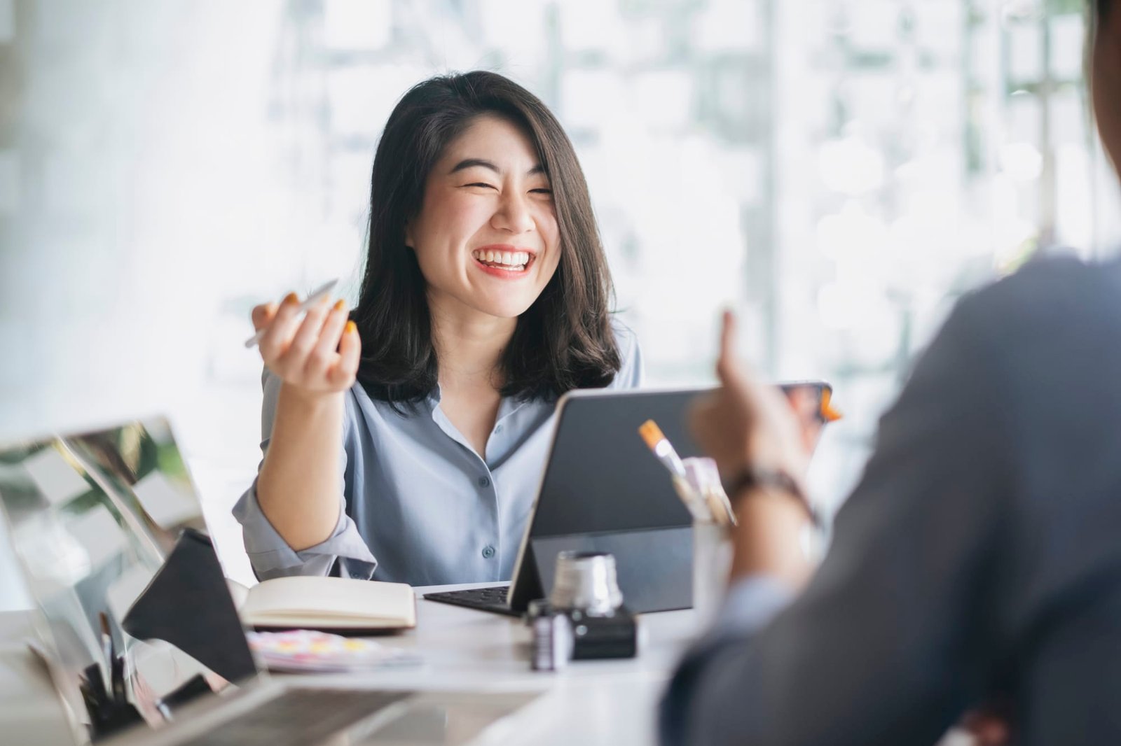 10 Must-Know Pros and Cons of an Accounting Career